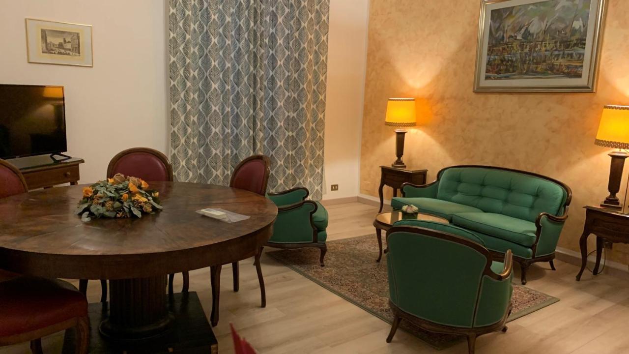 Hotel Roma โบโลญญา ภายนอก รูปภาพ