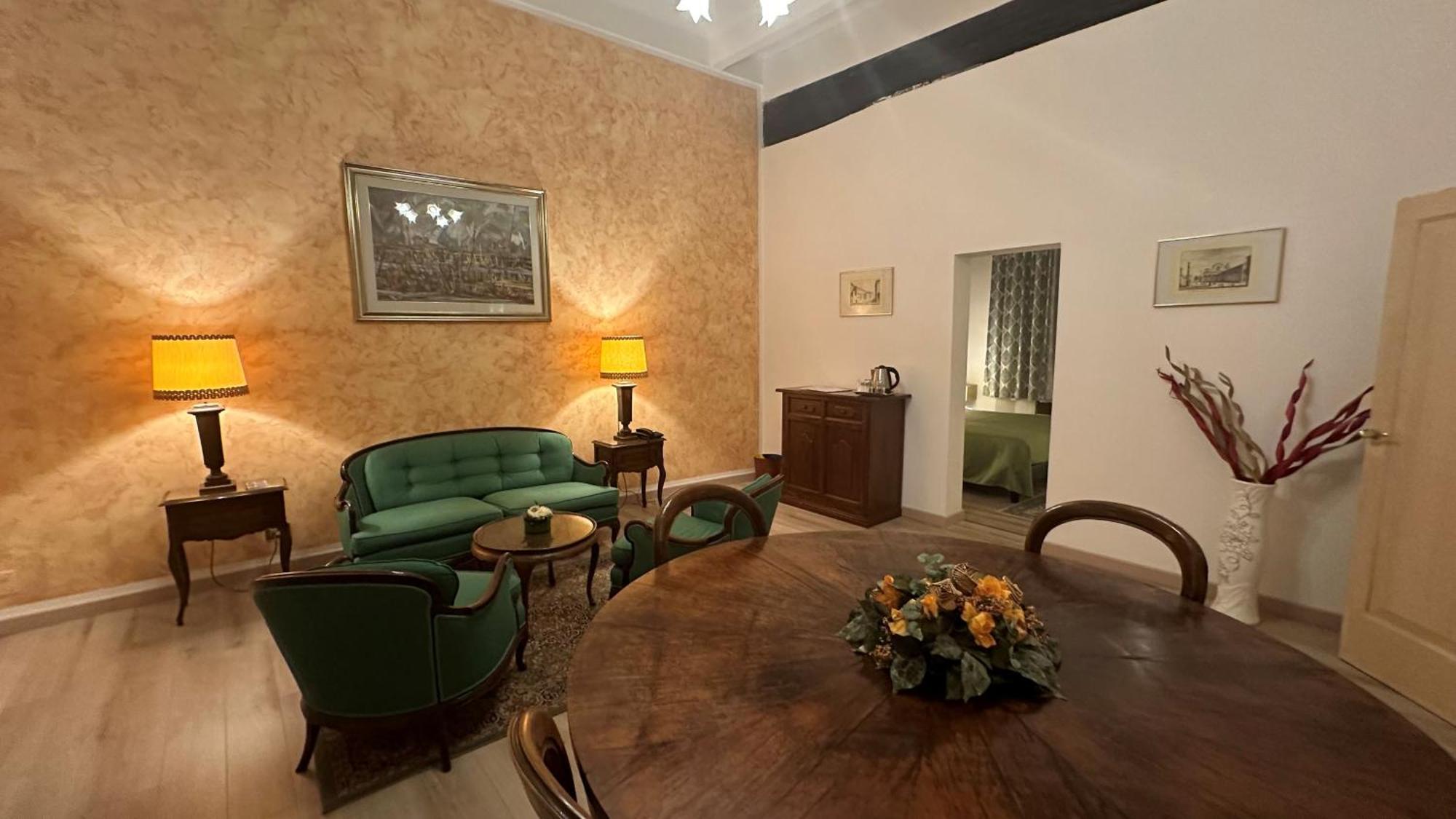 Hotel Roma โบโลญญา ภายนอก รูปภาพ