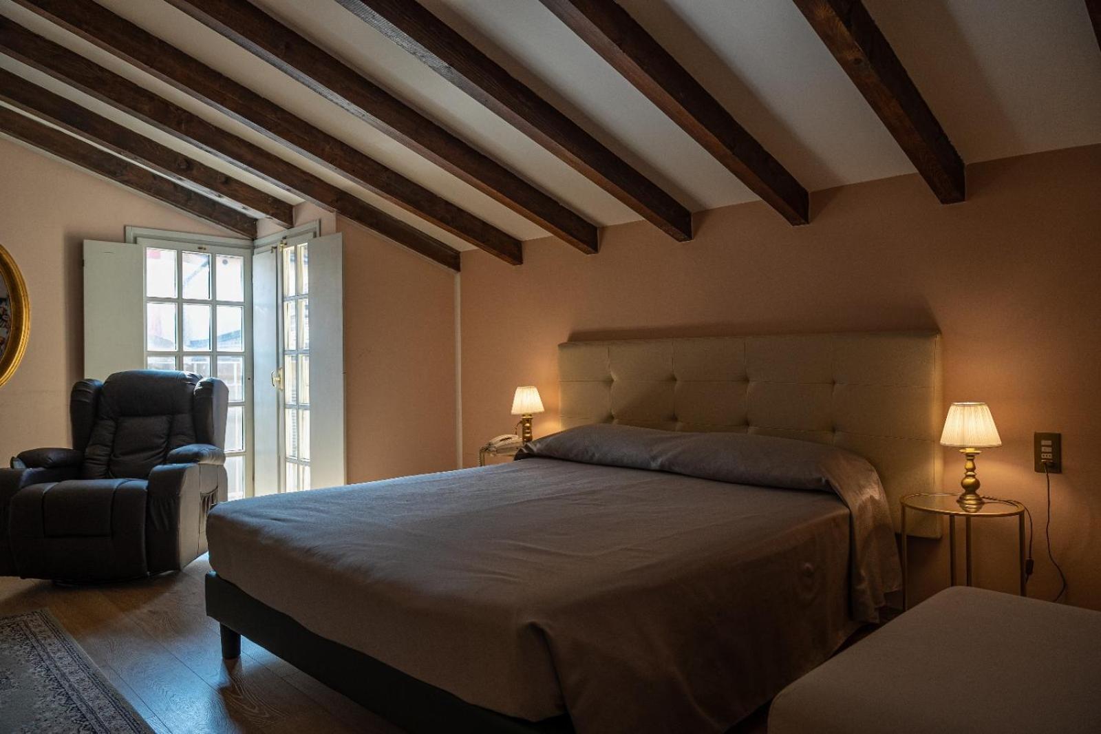 Hotel Roma โบโลญญา ภายนอก รูปภาพ