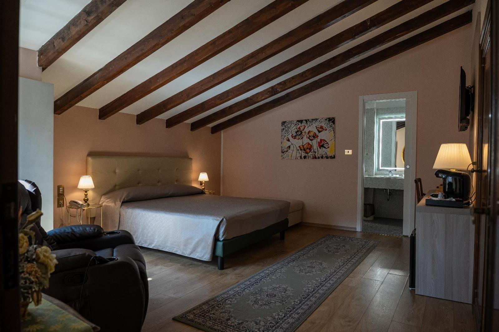 Hotel Roma โบโลญญา ภายนอก รูปภาพ