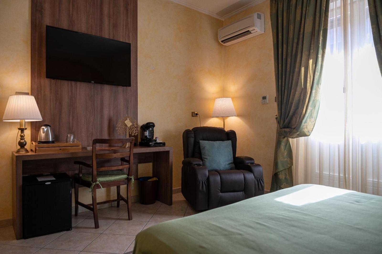 Hotel Roma โบโลญญา ภายนอก รูปภาพ